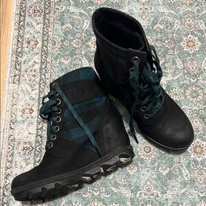 Sorel Plaid Lace-Up Wedge Boots- LIKE NEW